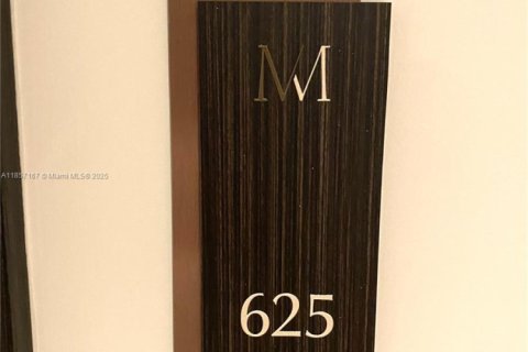Condo in Coral Gables, Florida, 1 bedroom  № 1881596 - photo 4