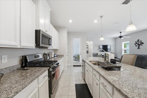 Villa ou maison à louer à Apopka, Floride: 3 chambres, 197.7 m2 № 2114294 - photo 4