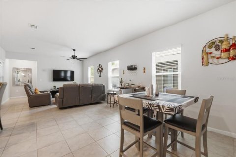 Villa ou maison à louer à Apopka, Floride: 3 chambres, 197.7 m2 № 2114294 - photo 5