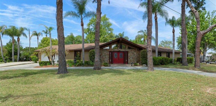 Casa en Crystal River, Florida 3 dormitorios, 207.36 m2 № 2211190