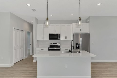 Villa ou maison à vendre à Port Charlotte, Floride: 4 chambres, 151.99 m2 № 1918345 - photo 10