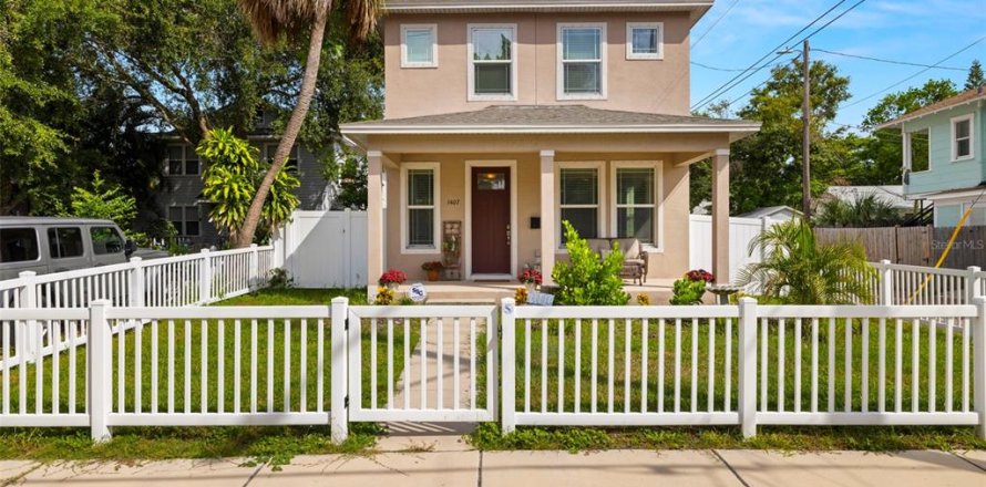 Villa ou maison à Saint Petersburg, Floride 3 chambres, 155.33 m2 № 1877121