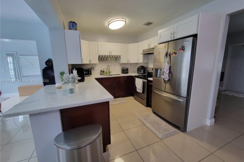 Villa ou maison à louer à Pembroke Pines, Floride: 3 chambres, 132.48 m2 № 1924488 - photo 21
