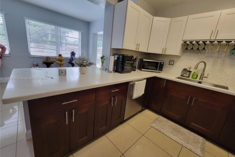 Villa ou maison à louer à Pembroke Pines, Floride: 3 chambres, 132.48 m2 № 1924488 - photo 24