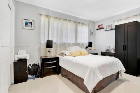 Villa ou maison à louer à Pembroke Pines, Floride: 3 chambres, 132.48 m2 № 1924488 - photo 7