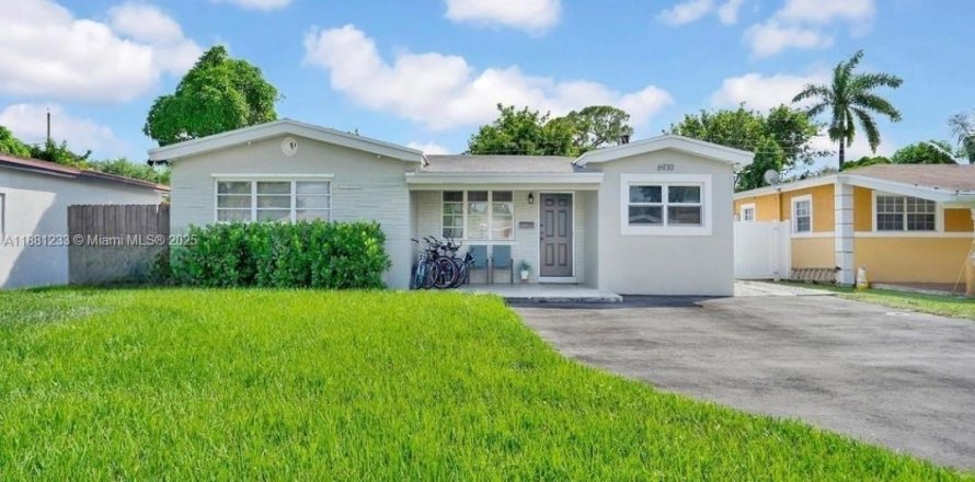 Villa ou maison à Pembroke Pines, Floride 3 chambres, 132.48 m2 № 1924488