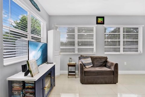 Villa ou maison à louer à Pembroke Pines, Floride: 3 chambres, 132.48 m2 № 1924488 - photo 6