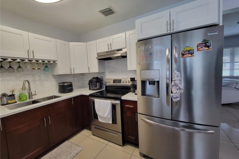 Villa ou maison à louer à Pembroke Pines, Floride: 3 chambres, 132.48 m2 № 1924488 - photo 22
