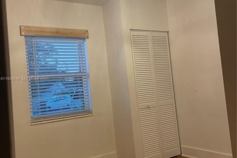 Villa ou maison à louer à Hialeah, Floride: 3 chambres, 111.48 m2 № 1983656 - photo 13