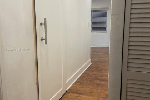 Villa ou maison à louer à Hialeah, Floride: 3 chambres, 111.48 m2 № 1983656 - photo 18