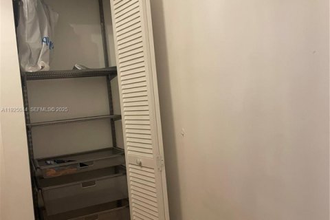 Villa ou maison à louer à Hialeah, Floride: 3 chambres, 111.48 m2 № 1983656 - photo 16