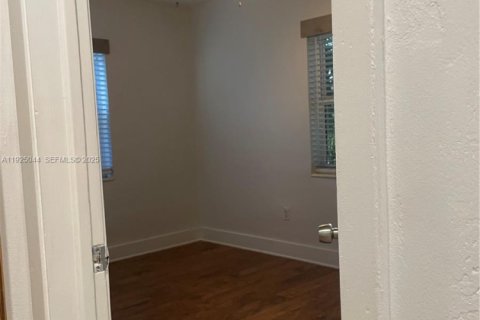 Villa ou maison à louer à Hialeah, Floride: 3 chambres, 111.48 m2 № 1983656 - photo 9