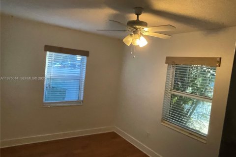 Villa ou maison à louer à Hialeah, Floride: 3 chambres, 111.48 m2 № 1983656 - photo 10