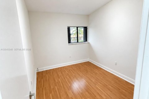 Adosado en alquiler en North Miami Beach, Florida, 3 dormitorios, 179.86 m2 № 2269497 - foto 26