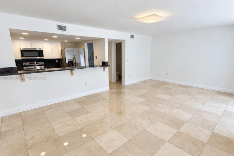 Adosado en alquiler en North Miami Beach, Florida, 3 dormitorios, 179.86 m2 № 2269497 - foto 13