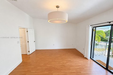 Adosado en alquiler en North Miami Beach, Florida, 3 dormitorios, 179.86 m2 № 2269497 - foto 19