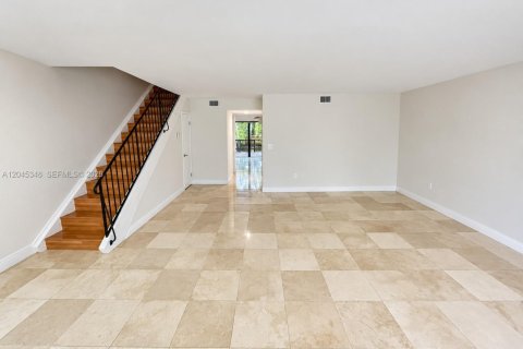 Adosado en alquiler en North Miami Beach, Florida, 3 dormitorios, 179.86 m2 № 2269497 - foto 4