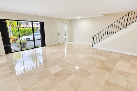 Adosado en alquiler en North Miami Beach, Florida, 3 dormitorios, 179.86 m2 № 2269497 - foto 5