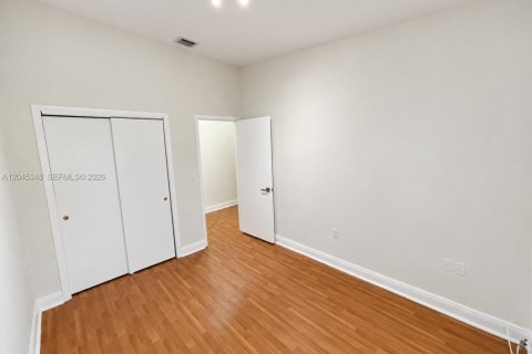 Adosado en alquiler en North Miami Beach, Florida, 3 dormitorios, 179.86 m2 № 2269497 - foto 27