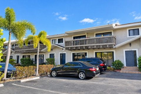 Adosado en alquiler en North Miami Beach, Florida, 3 dormitorios, 179.86 m2 № 2269497 - foto 2