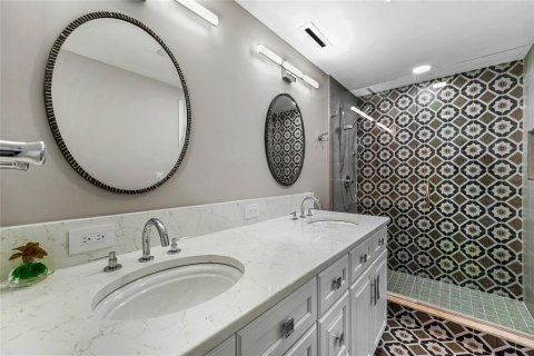 Condo in Saint Petersburg, Florida, 3 bedrooms  № 1755031 - photo 29