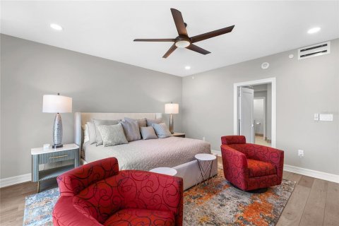 Condo in Saint Petersburg, Florida, 3 bedrooms  № 1755031 - photo 20