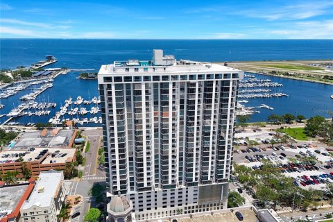 Condo in Saint Petersburg, Florida, 3 bedrooms  № 1755031 - photo 2