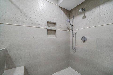 Condo in Saint Petersburg, Florida, 3 bedrooms  № 1755031 - photo 24