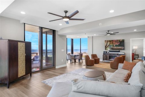 Condo in Saint Petersburg, Florida, 3 bedrooms  № 1755031 - photo 5