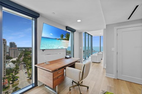 Condo in Saint Petersburg, Florida, 3 bedrooms  № 1755031 - photo 30