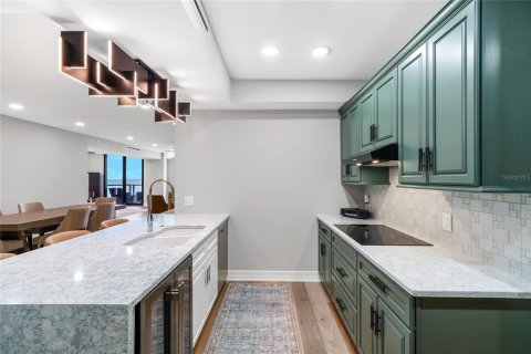 Condo in Saint Petersburg, Florida, 3 bedrooms  № 1755031 - photo 14