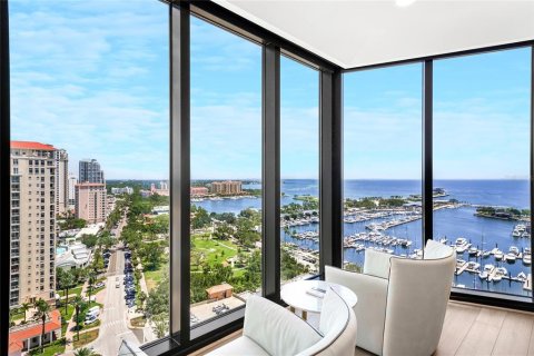 Condo in Saint Petersburg, Florida, 3 bedrooms  № 1755031 - photo 9