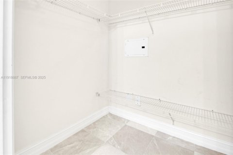 Copropriété à vendre à Hallandale Beach, Floride: 1 chambre, 85.84 m2 № 1975096 - photo 13