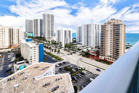 Copropriété à vendre à Hallandale Beach, Floride: 1 chambre, 85.84 m2 № 1975096 - photo 19