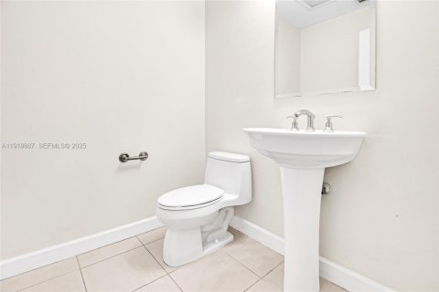 Copropriété à vendre à Hallandale Beach, Floride: 1 chambre, 85.84 m2 № 1975096 - photo 14