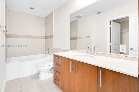 Copropriété à vendre à Hallandale Beach, Floride: 1 chambre, 85.84 m2 № 1975096 - photo 12