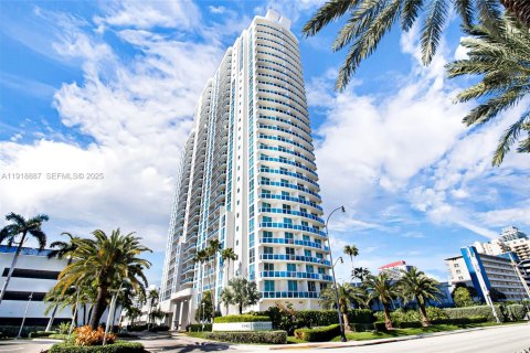 Copropriété à vendre à Hallandale Beach, Floride: 1 chambre, 85.84 m2 № 1975096 - photo 25