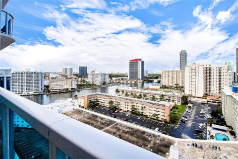 Copropriété à vendre à Hallandale Beach, Floride: 1 chambre, 85.84 m2 № 1975096 - photo 17