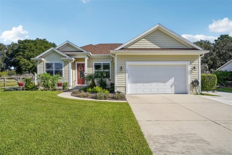 Villa ou maison à vendre à Umatilla, Floride: 3 chambres, 148.83 m2 № 1909612 - photo 1