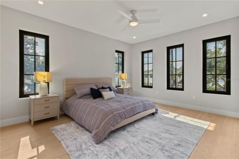 House in Orlando, Florida 5 bedrooms, 301.56 sq.m. № 1856212 - photo 29
