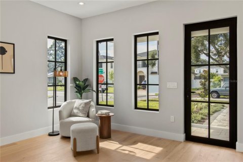 House in Orlando, Florida 5 bedrooms, 301.56 sq.m. № 1856212 - photo 24