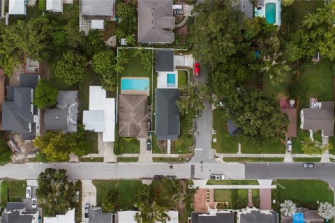 House in Orlando, Florida 5 bedrooms, 301.56 sq.m. № 1856212 - photo 5