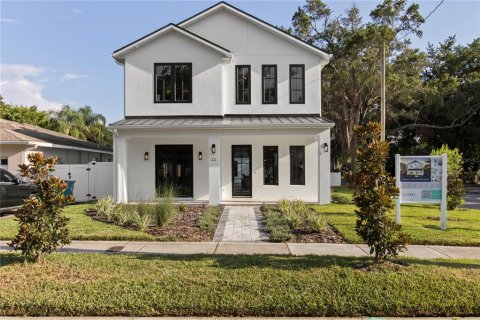 House in Orlando, Florida 5 bedrooms, 301.56 sq.m. № 1856212 - photo 1