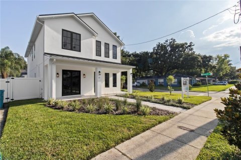 House in Orlando, Florida 5 bedrooms, 301.56 sq.m. № 1856212 - photo 12