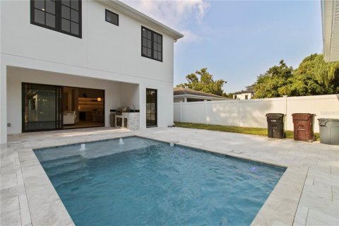House in Orlando, Florida 5 bedrooms, 301.56 sq.m. № 1856212 - photo 4