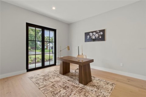 House in Orlando, Florida 5 bedrooms, 301.56 sq.m. № 1856212 - photo 25