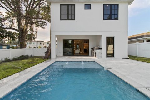 House in Orlando, Florida 5 bedrooms, 301.56 sq.m. № 1856212 - photo 10