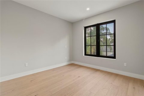 House in Orlando, Florida 5 bedrooms, 301.56 sq.m. № 1856212 - photo 21