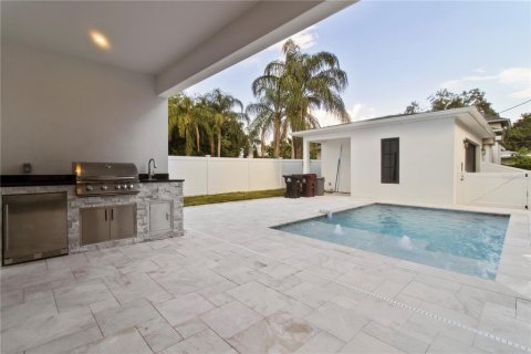 House in Orlando, Florida 5 bedrooms, 301.56 sq.m. № 1856212 - photo 8