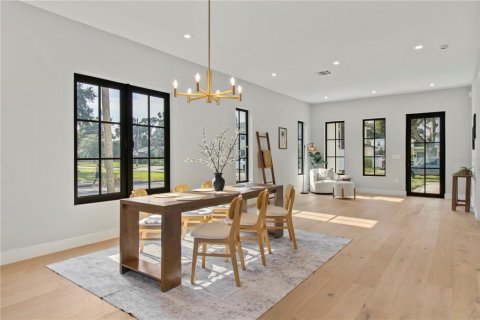 House in Orlando, Florida 5 bedrooms, 301.56 sq.m. № 1856212 - photo 15